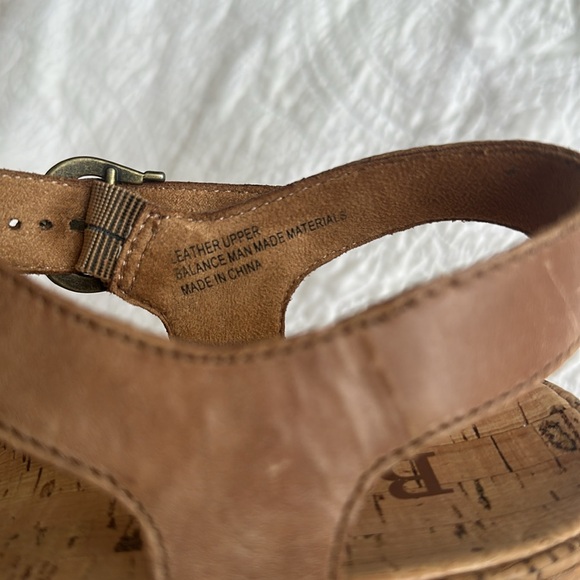 Born Women’s Wedge Sandals Size:9M - Picture 10 of 11